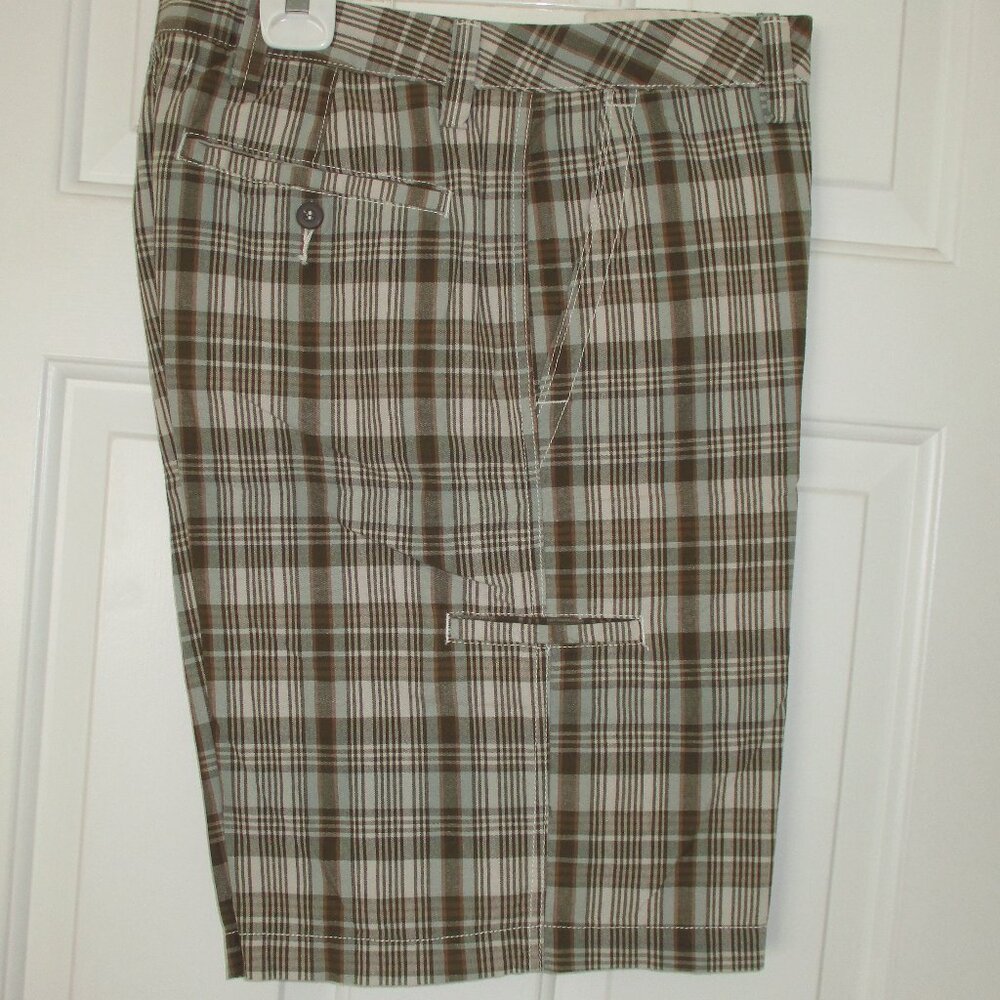 Dockers Relaxed Fit Mens Brown Cotton Plaid Bermuda Short NWOT - Size 34W